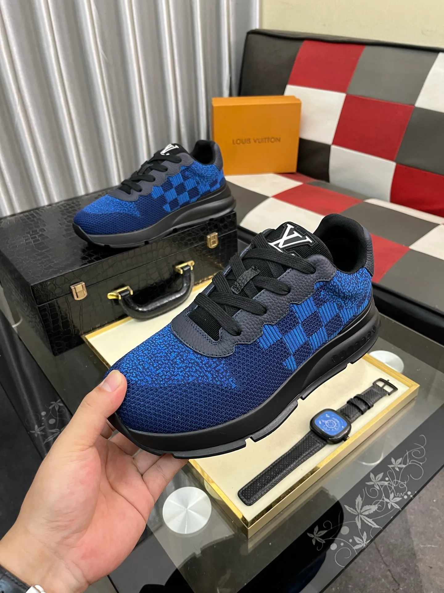 Men's Men's Shoes 💰640⌚️⌚️LV TARINE Louis Vuitton L Family Donkey Brand Casual Sports Shoes Skateboard Shoes Original purchase, development and production This LV Trainer sneaker is made of cow leather to create a complex upper, which requires several hours of ingenious sewing to complete. Inkjet printing renders a unique retro effect, and the classic configuration is from the hands of Virgil Abloh, showing the inspiration of retro basketball shoes. Exquisite packaging at the delivery counter🛍📦 ▪️Fabrics: Original customized first-layer cowhide ▪️Inner lining: Original customized breathable mesh ▪️Outsole: Original molded two-color TPU combination outsole ▪️Size: 38-44